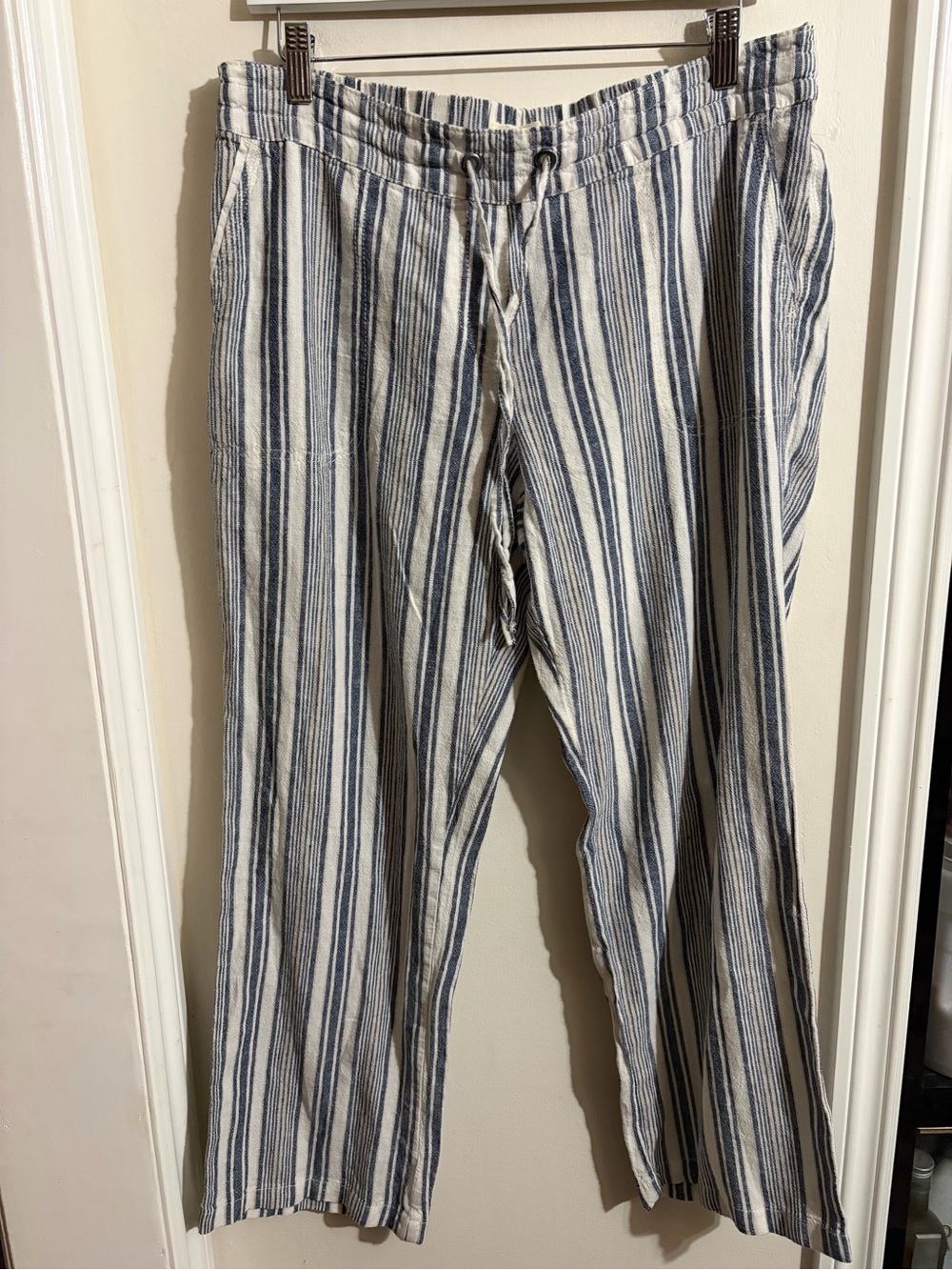Per Se Blue and White Striped Drawstring Joggers